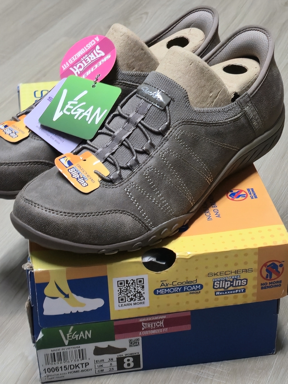 Skechers Hands Free Slip-Ins Breathe Easy 8 NWT Dark Taupe